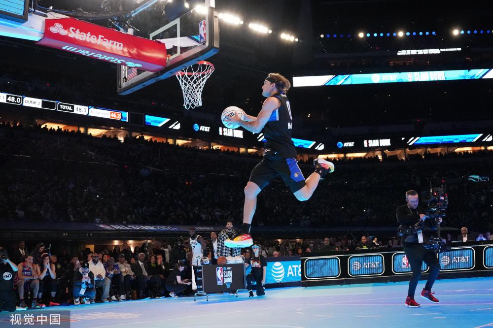 而魔术师的 而魔术师的