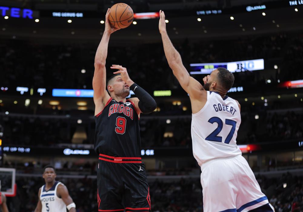 他的出手动 他的出手动