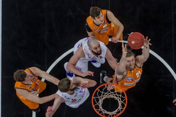 刺正成为与 刺正成为与